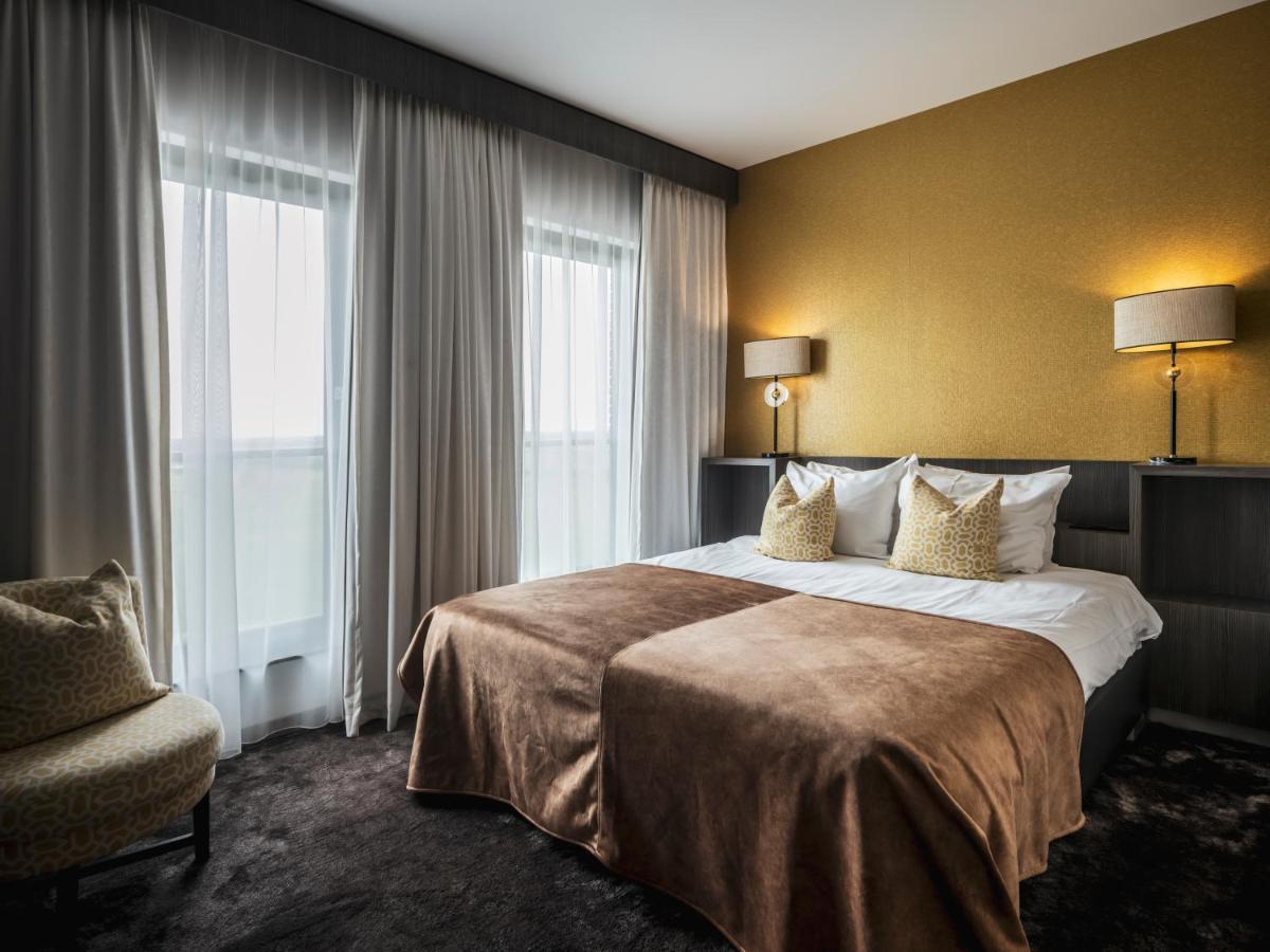 Van Der Valk Hotel Hoorn Bagian luar foto