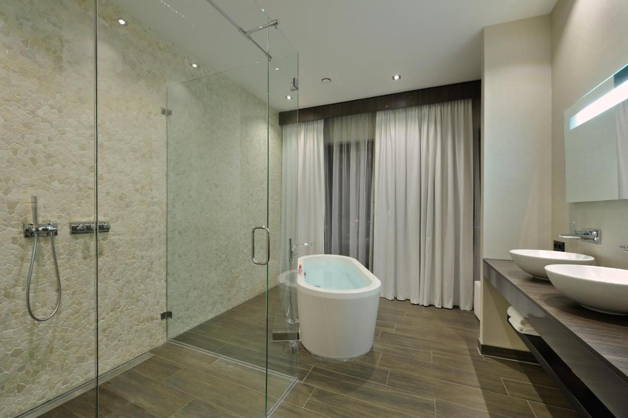 Van Der Valk Hotel Hoorn Bagian luar foto